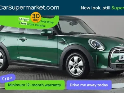Begagnad Mini Cooper Classic 136 HK (100 kW) 2022 Grön Halvkombi