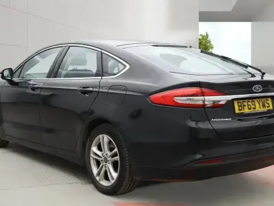 Używany Ford Mondeo Zetec 180 KM (132 kW) 2019 Czarny Hatchback