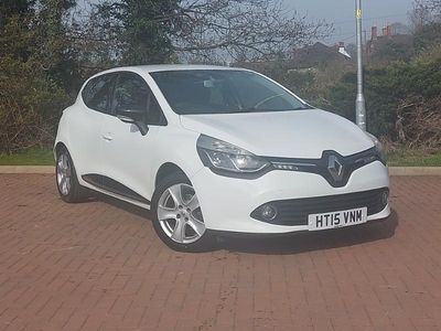 Used Renault Clio IV Dynamique 75 HP (55 kW) 2015 White Hatchback