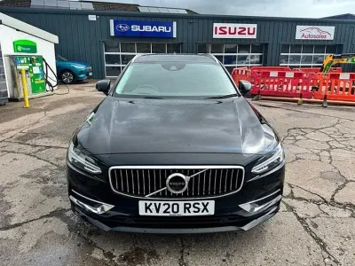 Käytetty Volvo V90 Plus 2020 Musta Farmari