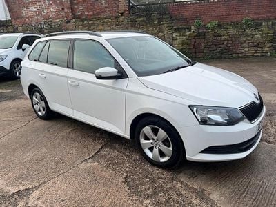 Used Skoda Fabia SE 90 HP (66 kW) 2015 White Estate