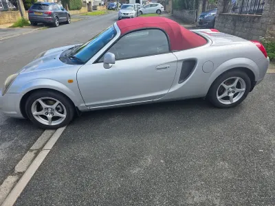 Used Toyota MR2 140 HP (102 kW) 2002 Silver Cabriolet