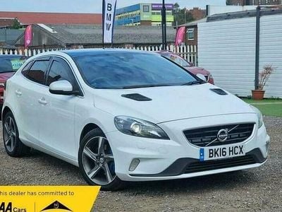 Used Volvo V40 R-Design 190 HP (139 kW) 2016 White Hatchback