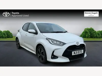 Used Toyota Yaris Hybrid Design 2025 White Hatchback