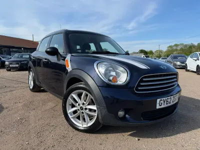 Begagnad Mini Cooper D 2012 Blå Halvkombi