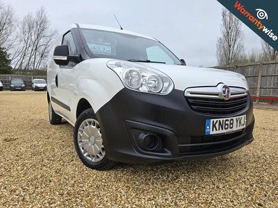 Used Vauxhall Combo 95 HP (69 kW) 2018 White MPV