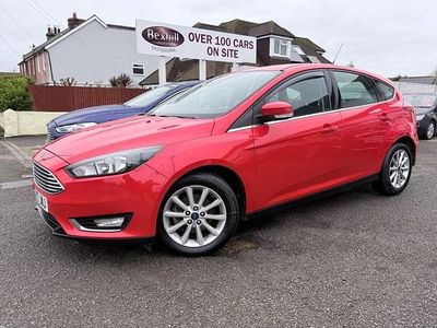 Used Ford Focus Titanium 120 HP (88 kW) 2017 Red Hatchback