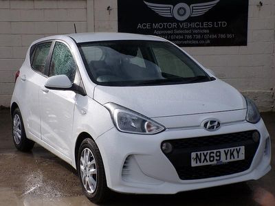Used Hyundai i10 SE 66 HP (48 kW) 2019 White Hatchback