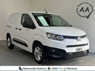 Used Toyota Proace Design 130 HP (95 kW) 2024 White MPV