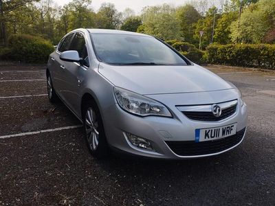 Second-hand Vauxhall Astra 140 CP (102 kW) 2011 Argintiu Hatchback