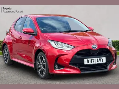 Used Toyota Yaris Design 113 HP (83 kW) 2021 Red Hatchback