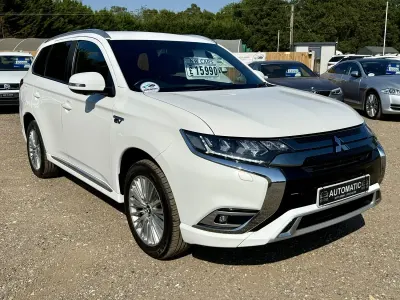 Used Mitsubishi Outlander P-HEV 206 HP (151 kW) 2018 White Estate