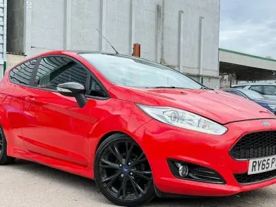 Second-hand Ford Fiesta Zetec 140 CP (102 kW) 2016 Roșu Hatchback