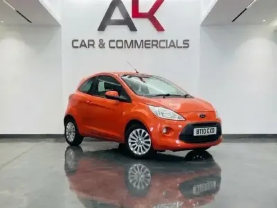 Usado Ford Ka Zetec 69 CV (50 kW) 2010 Rojo Utilitario
