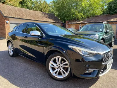 Used Infiniti Q30 Business Executive 122 HP (89 kW) 2017 Black Hatchback