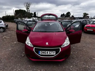 Usado Peugeot 208 Access 82 HP (60 kW) 2014 Vermelho Citadino