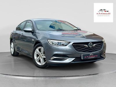 Second-hand Vauxhall Insignia Design Edition 165 CP (121 kW) 2018 Gri Hatchback