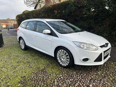 White Used 2014 Ford Focus Estate | £4,295 (Fair price)