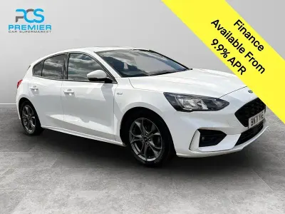 Used Ford Focus ST-Line 125 HP (91 kW) 2021 Frozen white (premium paint) Hatchback
