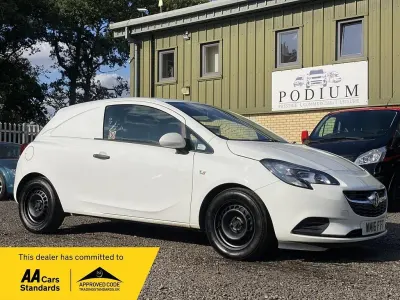Used Vauxhall Corsa 95 HP (69 kW) 2016 White Hatchback