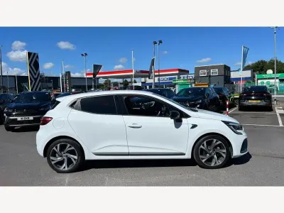 Used Renault Clio 140 HP (102 kW) 2022 White  Hatchback