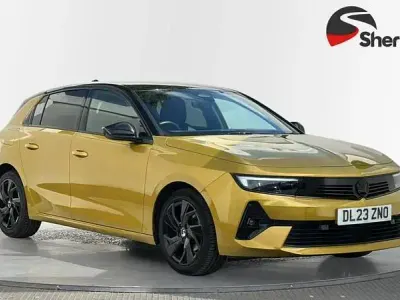 Used Vauxhall Astra S 130 HP (95 kW) 2023 Yellow/black Hatchback