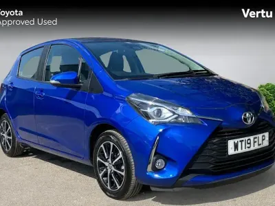 Used Toyota Yaris 111 HP (81 kW) 2019 Blue Hatchback