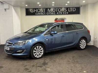 Used Vauxhall Astra Elite 115 HP (84 kW) 2015 Blue Estate