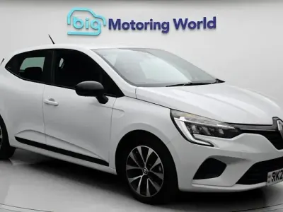 Used Renault Clio Evolution 145 HP (106 kW) 2023 White Hatchback