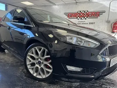 Used Ford Focus Zetec 125 HP (91 kW) 2015 Black Hatchback