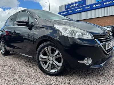 Used Peugeot 208 Allure 82 HP (60 kW) 2015 Black Hatchback