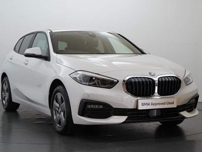 Begagnad BMW 116 Comfort Edition 114 HK (83 kW) 2024 Vit Halvkombi