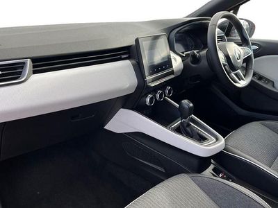 Used Renault Clio V Techno 140 HP (102 kW) 2023 Red Hatchback