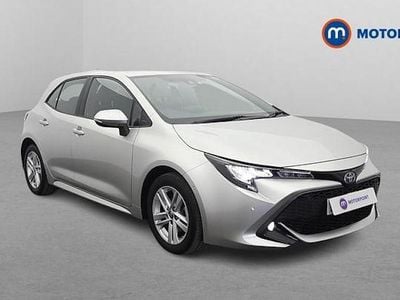 Begagnad Toyota Corolla 122 HK (89 kW) 2022 Silver Halvkombi