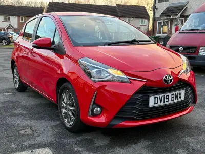 Used Toyota Yaris 107 HP (78 kW) 2019 Red Hatchback