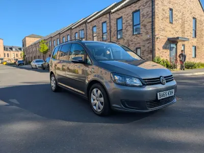 Usado VW Touran SE 2025 Cinzento Monovolume