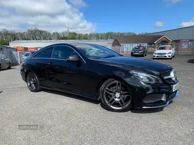 Begagnad Mercedes E220 AMG line 2015 Svart Sportkupé