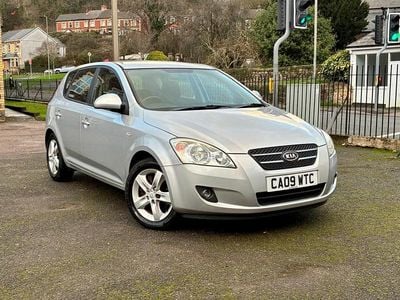 Used Kia Ceed 2009 Silver Hatchback