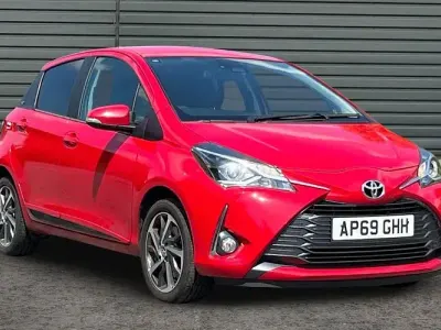 Used Toyota Yaris 111 HP (81 kW) 2019 Red Hatchback