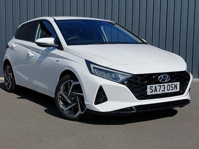 Used Hyundai i20 Premium 100 HP (73 kW) 2023 White Hatchback