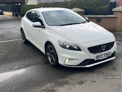 Used Volvo V40 R-Design 115 HP (84 kW) 2014 White Hatchback