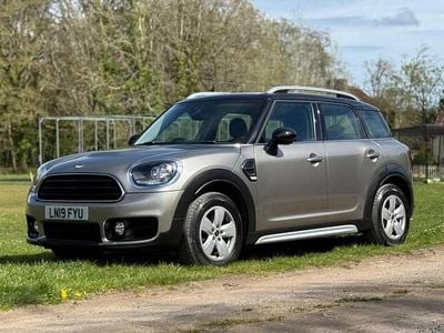 Używany Mini Cooper Classic 136 KM (100 kW) 2019 Srebrny Hatchback
