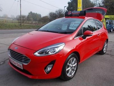 Used Ford Fiesta Zetec 70 HP (51 kW) 2017 Red Hatchback