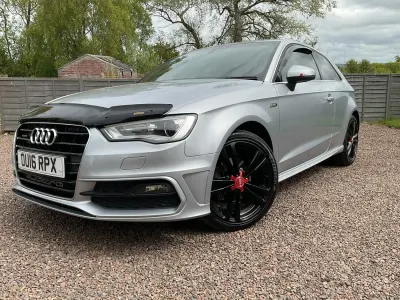 Usado Audi A3 S-Line 150 HP (110 kW) 2016 Prateado Citadino