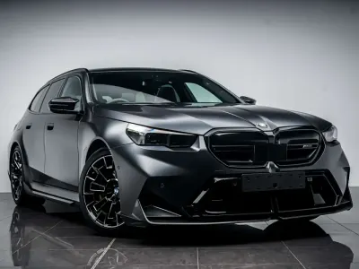Begagnad BMW M5 Competition Edition 2025 Grå Kombi