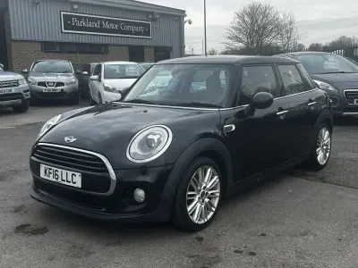 Begagnad Mini Cooper D Hatch 116 HK (85 kW) 2016 Svart Halvkombi
