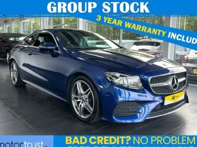 Usado Mercedes E220 AMG Line Premium 2020 Azul Coupe