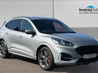 Usado Ford Kuga ST-Line 150 CV (110 kW) 2023 Plateado SUV
