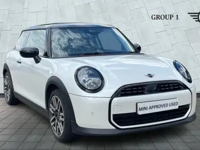 Used Mini Cooper Hatch 154 HP (113 kW) 2024 Nanuq white Hatchback