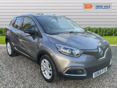 Used Renault Captur Dynamique 90 HP (66 kW) 2015 Grey SUV